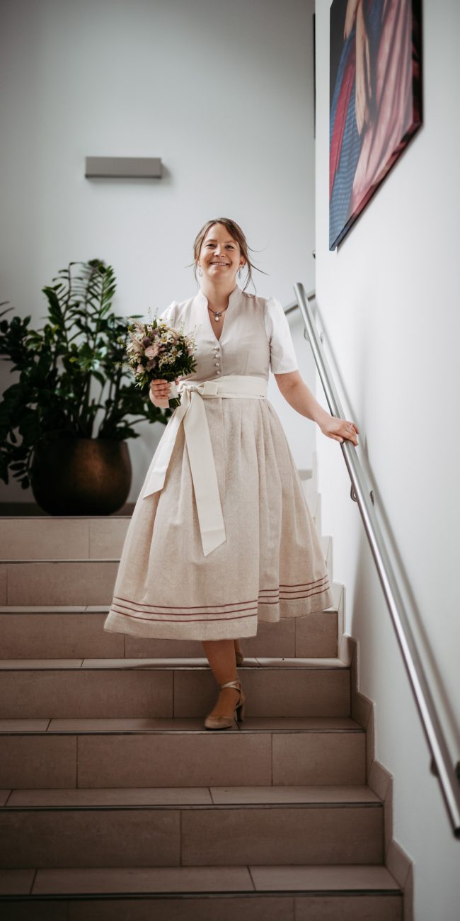 Christiane und Joachim bei ihrer standesamtlichen Trauung im Pavillon des Seehotels am Grundlsee