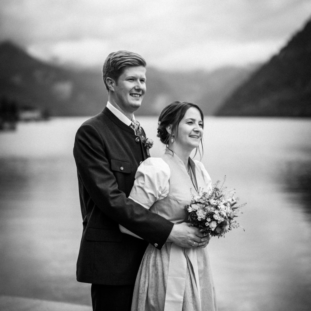 Christiane und Joachim bei ihrer standesamtlichen Trauung im Pavillon des Seehotels am Grundlsee