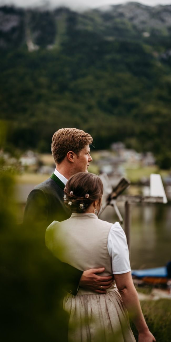 Christiane und Joachim bei ihrer standesamtlichen Trauung im Pavillon des Seehotels am Grundlsee